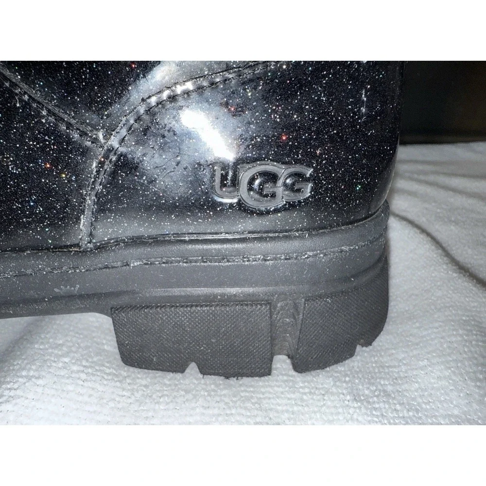 UGG kids ashton